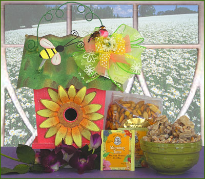 Daisy Delight Birdhouse